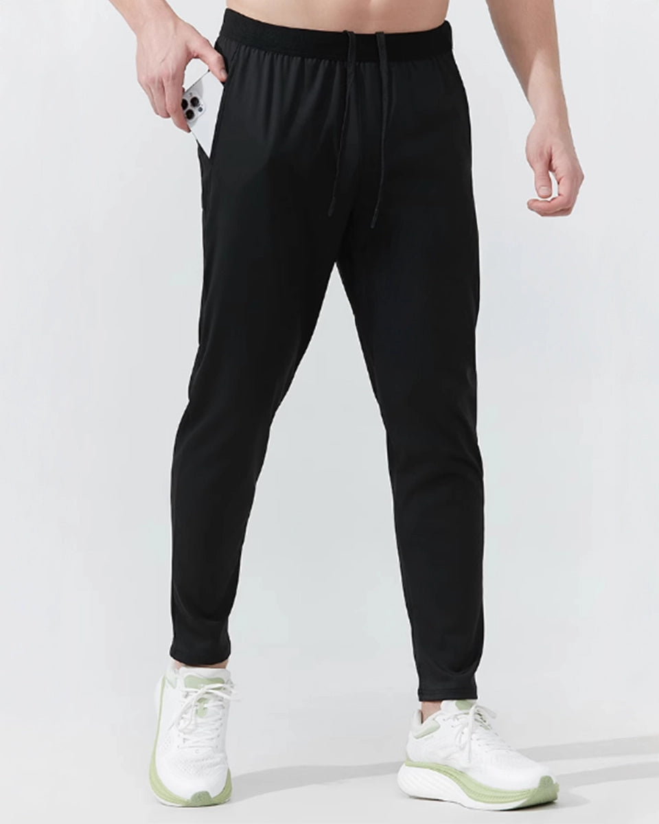 Performance pants with smart pockets and an elastic waistband for active movement