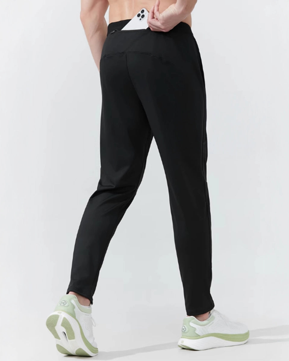 Performance pants with smart pockets and an elastic waistband for active movement