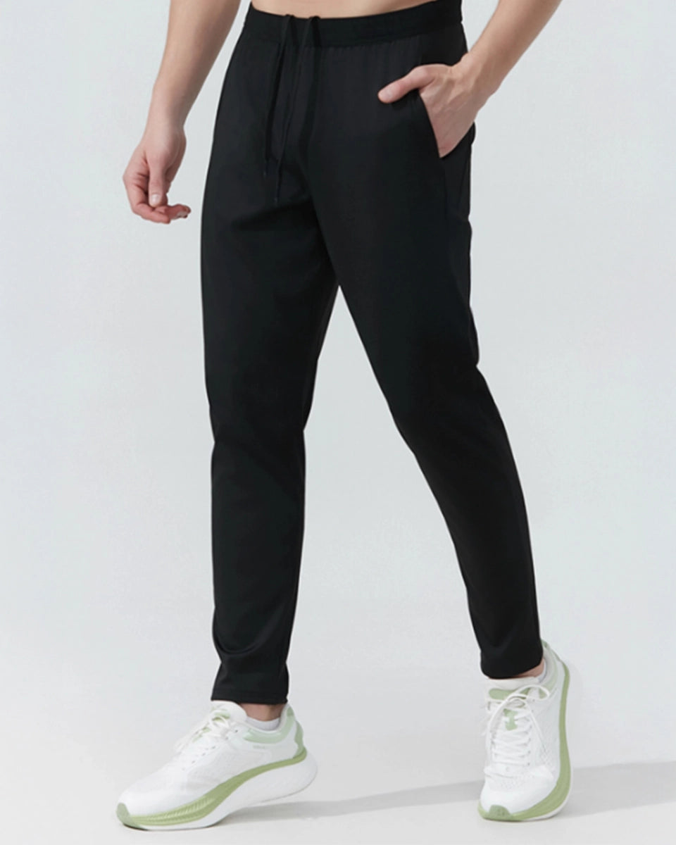 Performance pants with smart pockets and an elastic waistband for active movement