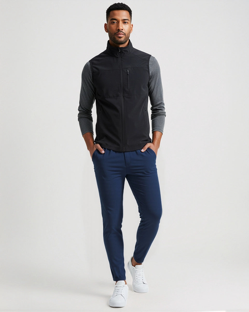 Performance pants with smart pockets and an elastic waistband for active movement