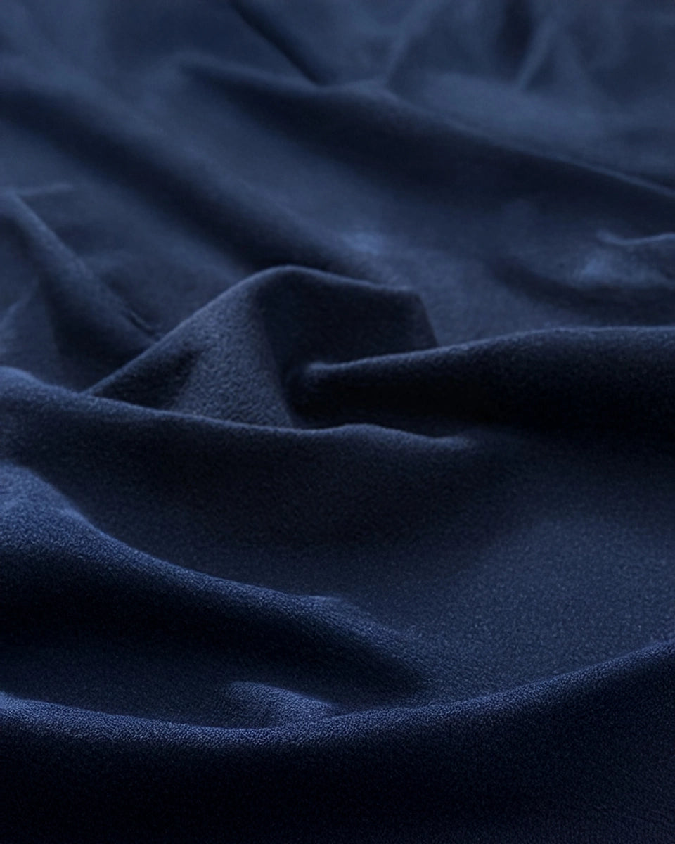 Performance pants with smart pockets and an elastic waistband for active movement