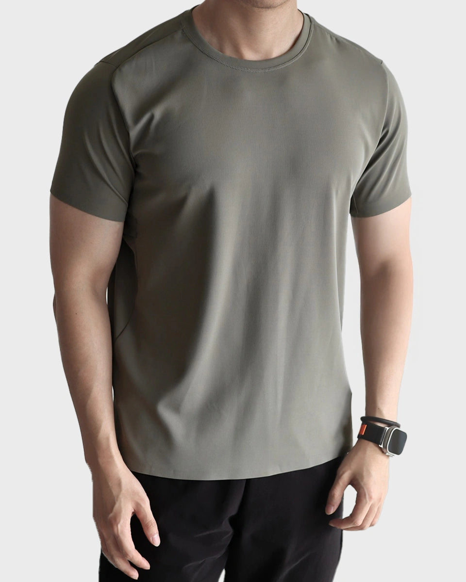Seamless activewear t-shirt for daily and gym wear