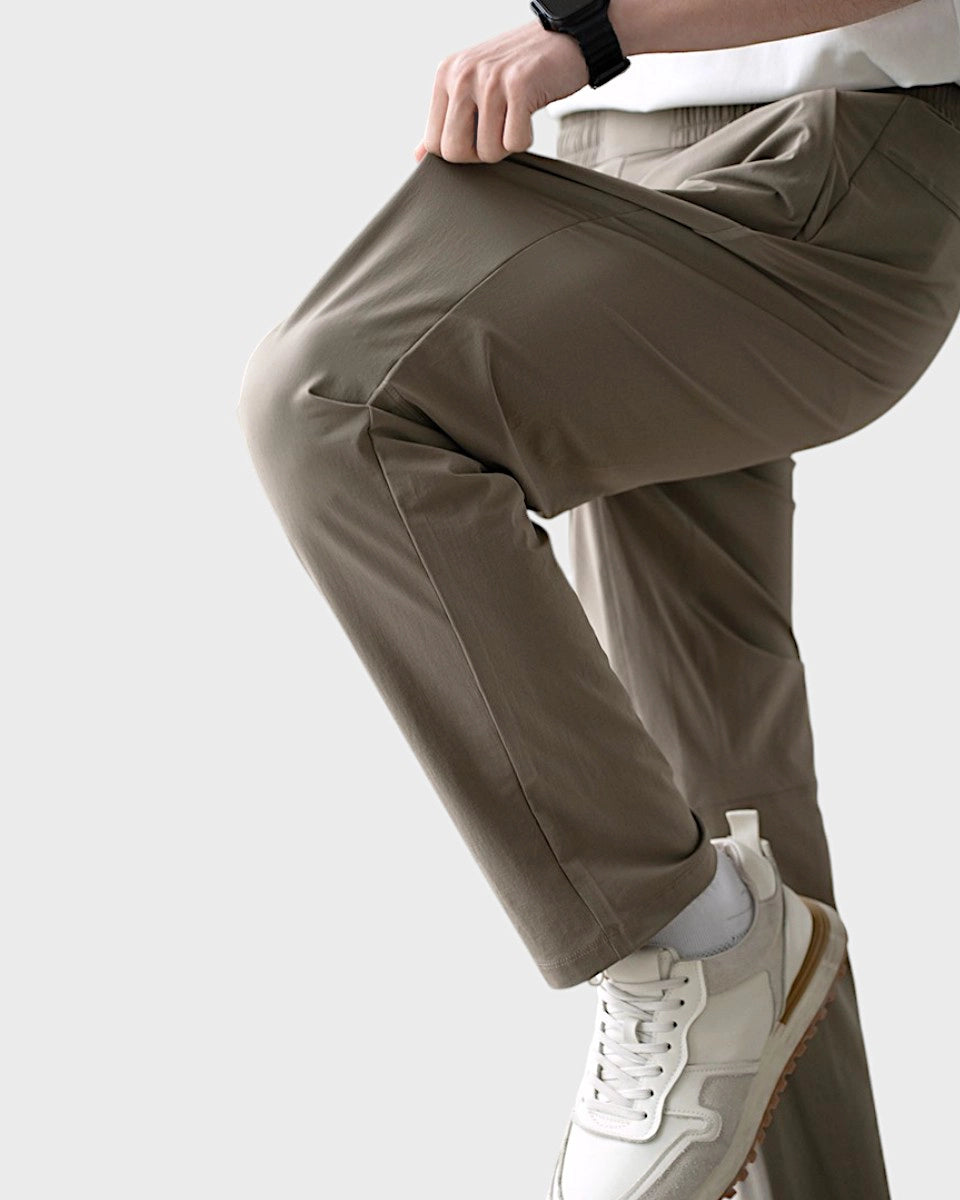 Range Pant – Lightweight 4-way stretch pants for men with zippered pockets