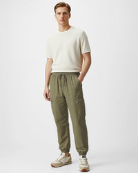Moisture-wicking jogger pants with elastic waistband and zipper pockets