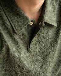 Urbanease Polo – Men’s seersucker polo shirt with breathable fabric and relaxed fit